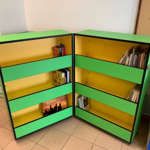 Mobile bookshelf Tiong Hin Light Furniture Industries Pte. Ltd.