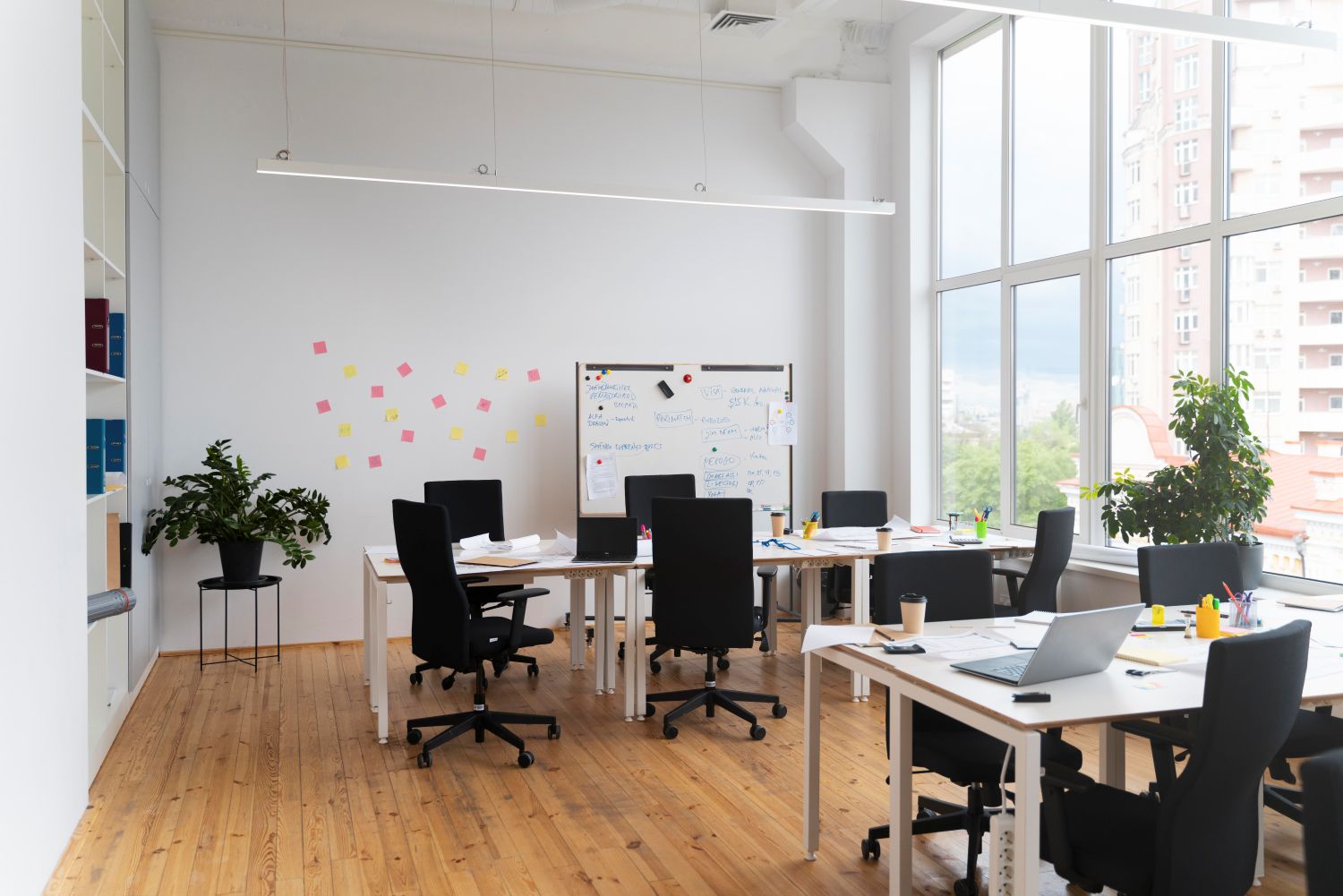 Office furniture layout planning for maximising a small office space in Singapore Office furniture layout planning for maximising a small office space in Singapore